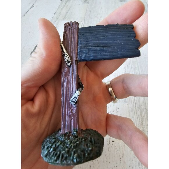 Lemax spookytown sign skeleton Halloween decor accessory - Picture 4 of 7